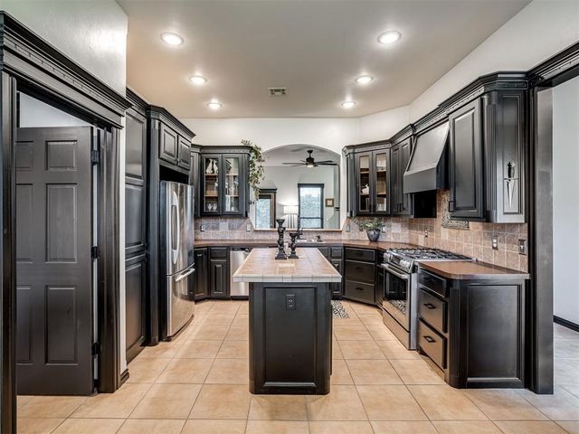 4007 Kitty Hawk Drive, Blanchard, OK 73010