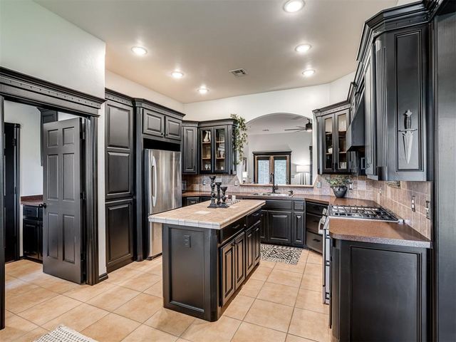 4007 Kitty Hawk Drive, Blanchard, OK 73010