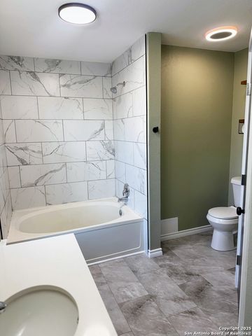 7935 Sonny Rdg, San Antonio, TX 78244