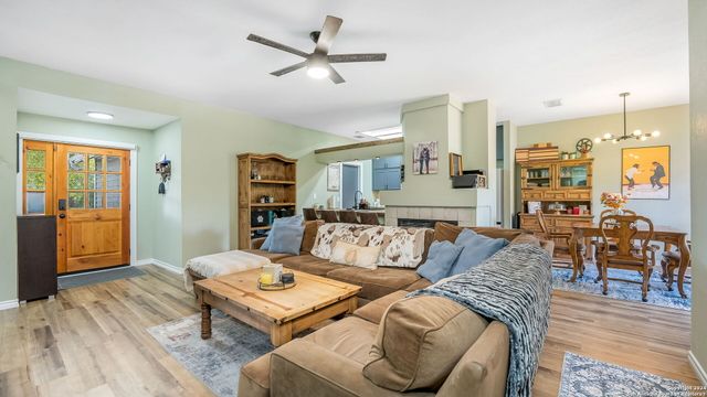 7935 Sonny Rdg, San Antonio, TX 78244