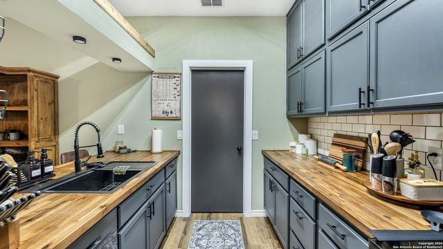 7935 Sonny Rdg, San Antonio, TX 78244