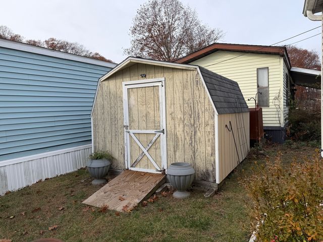 16 3rd Street, Beacon Falls, CT 06403