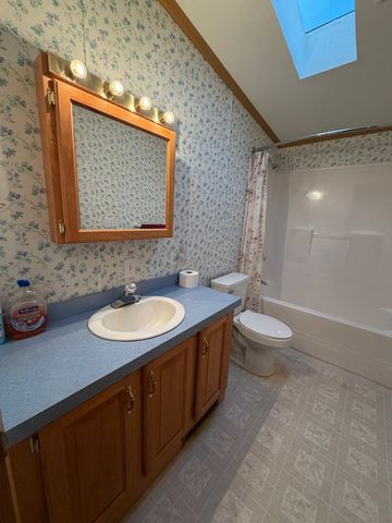 16 3rd Street, Beacon Falls, CT 06403