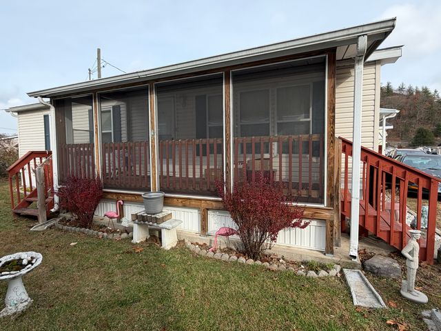 16 3rd Street, Beacon Falls, CT 06403