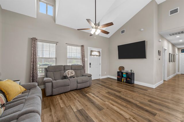 106 Moore Street, Itasca, TX 76055
