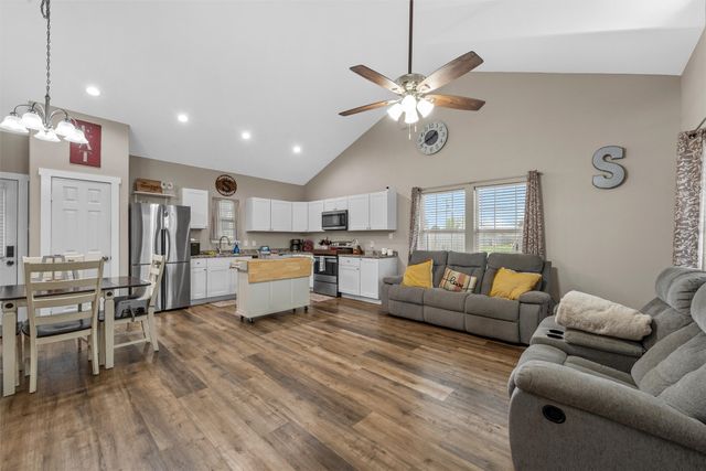 106 Moore Street, Itasca, TX 76055