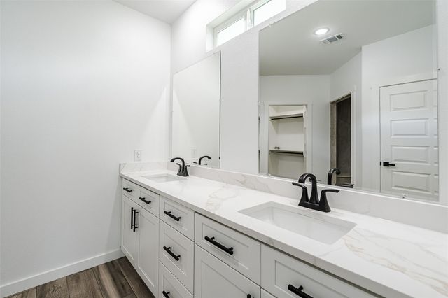 252 Amaranta LN, Dale, TX 78616