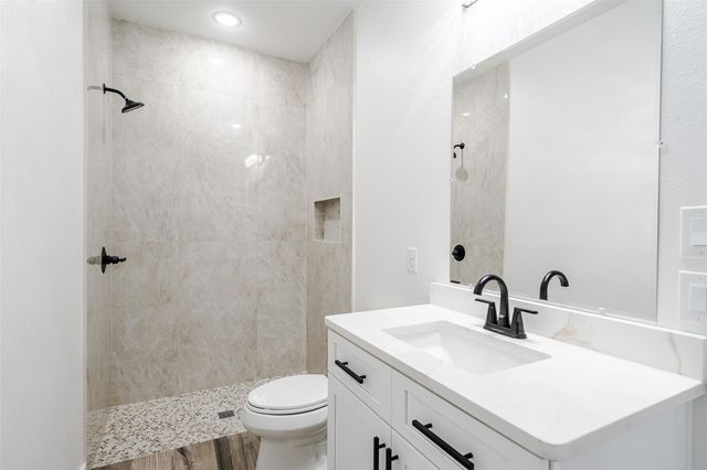 252 Amaranta LN, Dale, TX 78616
