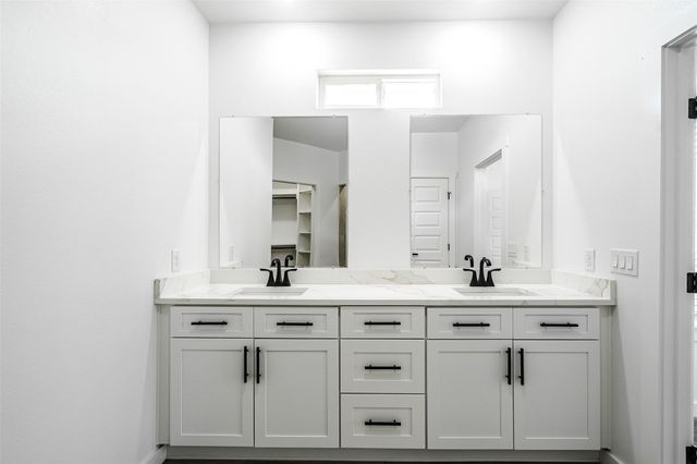 252 Amaranta LN, Dale, TX 78616