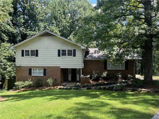 2745 Cardinal Lake Circle, Duluth, GA 30096