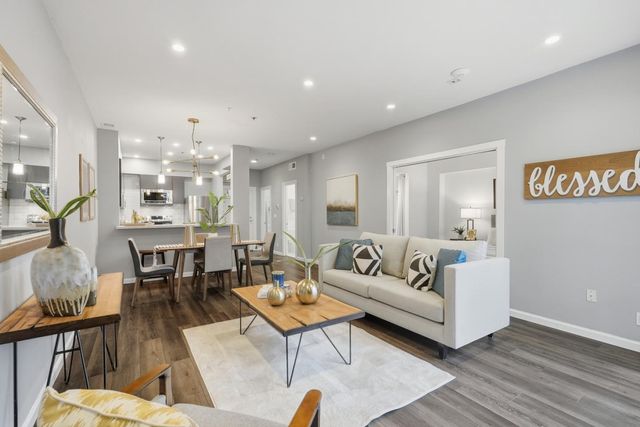 97 E Saint James Street 26, San Jose, CA 95112