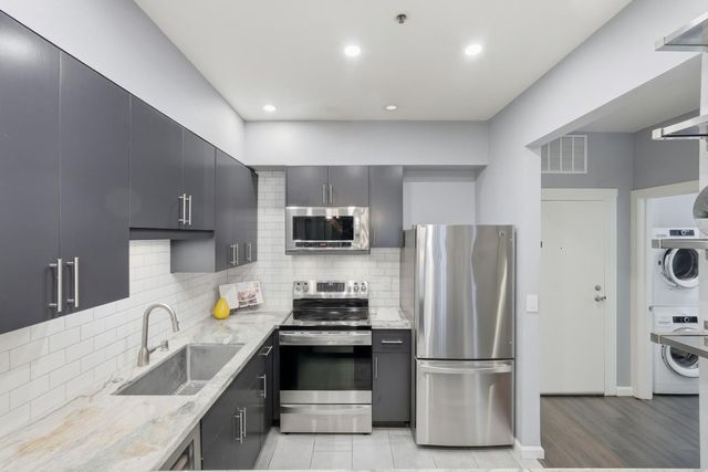 97 E Saint James Street 26, San Jose, CA 95112