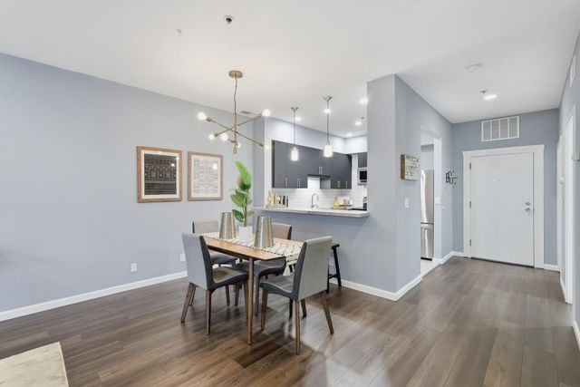 97 E Saint James Street 26, San Jose, CA 95112