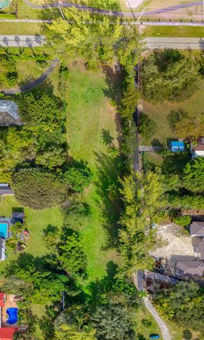 9840 SW 104th St, Miami, FL 33176