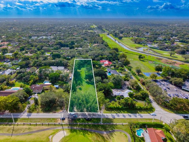 9840 SW 104th St, Miami, FL 33176