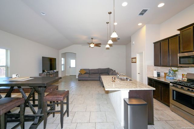 1131 Ranch Falls, San Antonio, TX 78245