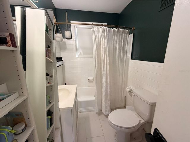 5810 N SUWANEE AVENUE, Tampa, FL 33604