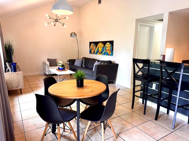 5810 N SUWANEE AVENUE, Tampa, FL 33604