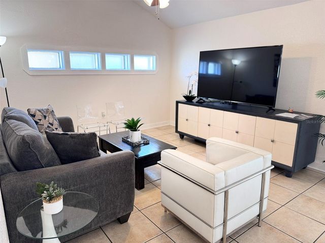 5810 N SUWANEE AVENUE, Tampa, FL 33604