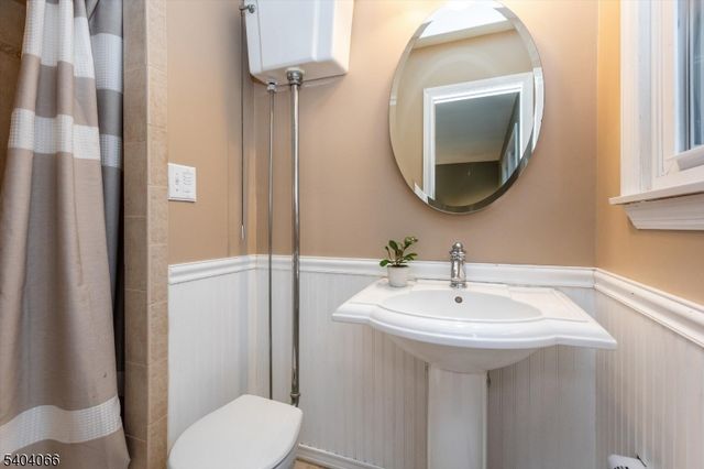 34 Skyview Rd, Bloomfield Twp., NJ 07003