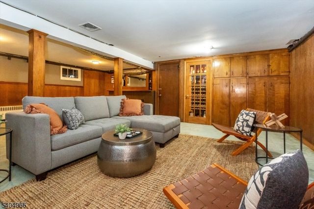 34 Skyview Rd, Bloomfield Twp., NJ 07003