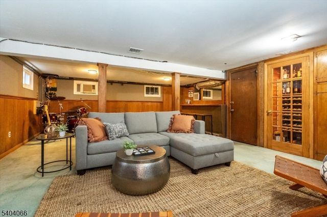 34 Skyview Rd, Bloomfield Twp., NJ 07003