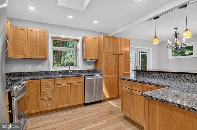 2542 HILLSMAN ST, Falls Church, VA 22043