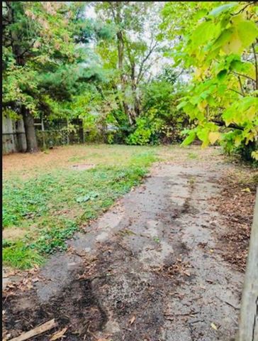 615 Freeman Avenue, Flint, MI 48507