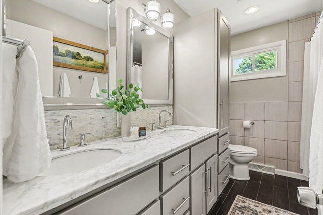 7407 Glendora Avenue, Jenison, MI 49428