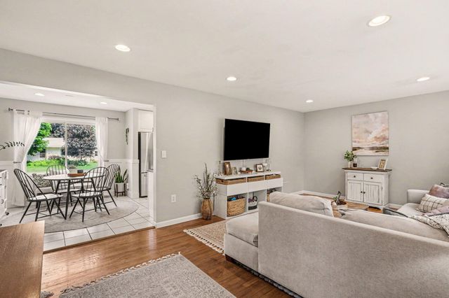 7407 Glendora Avenue, Jenison, MI 49428