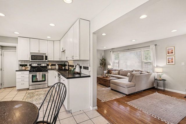 7407 Glendora Avenue, Jenison, MI 49428