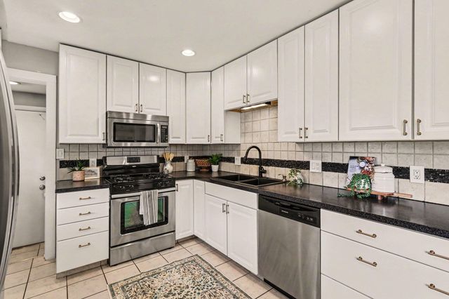 7407 Glendora Avenue, Jenison, MI 49428