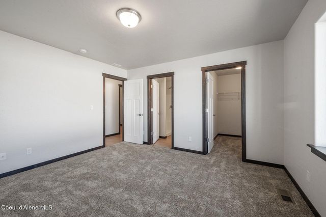 11720 N SIMMONS LN, Rathdrum, ID 83858