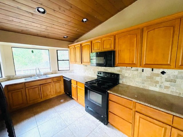 2783 Crystal Springs Rd, Camino, CA 95709