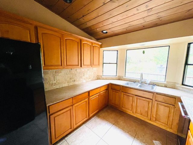 2783 Crystal Springs Rd, Camino, CA 95709