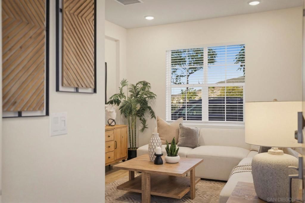 Image 21 of property listing at 827 Blackstone, San Marcos, CA 92078
