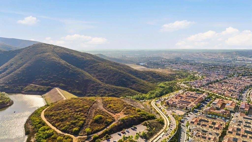 Image 30 of property listing at 827 Blackstone, San Marcos, CA 92078