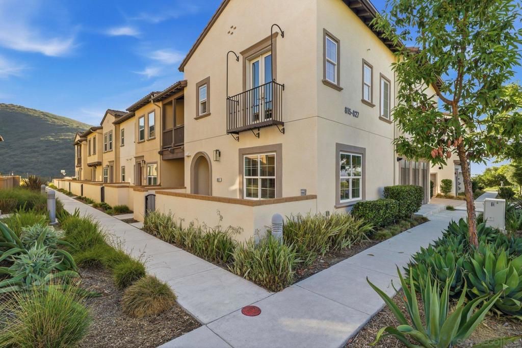 Image 33 of property listing at 827 Blackstone, San Marcos, CA 92078