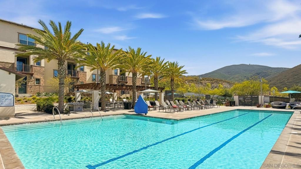 Image 5 of property listing at 827 Blackstone, San Marcos, CA 92078