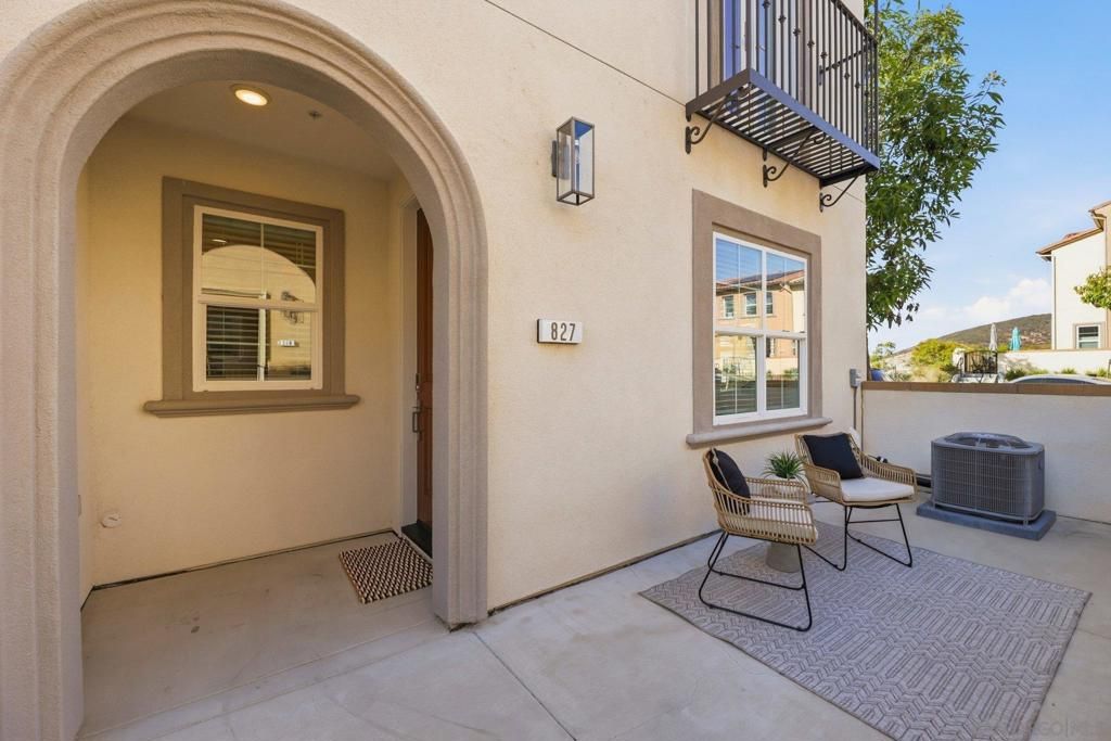 Image 7 of property listing at 827 Blackstone, San Marcos, CA 92078