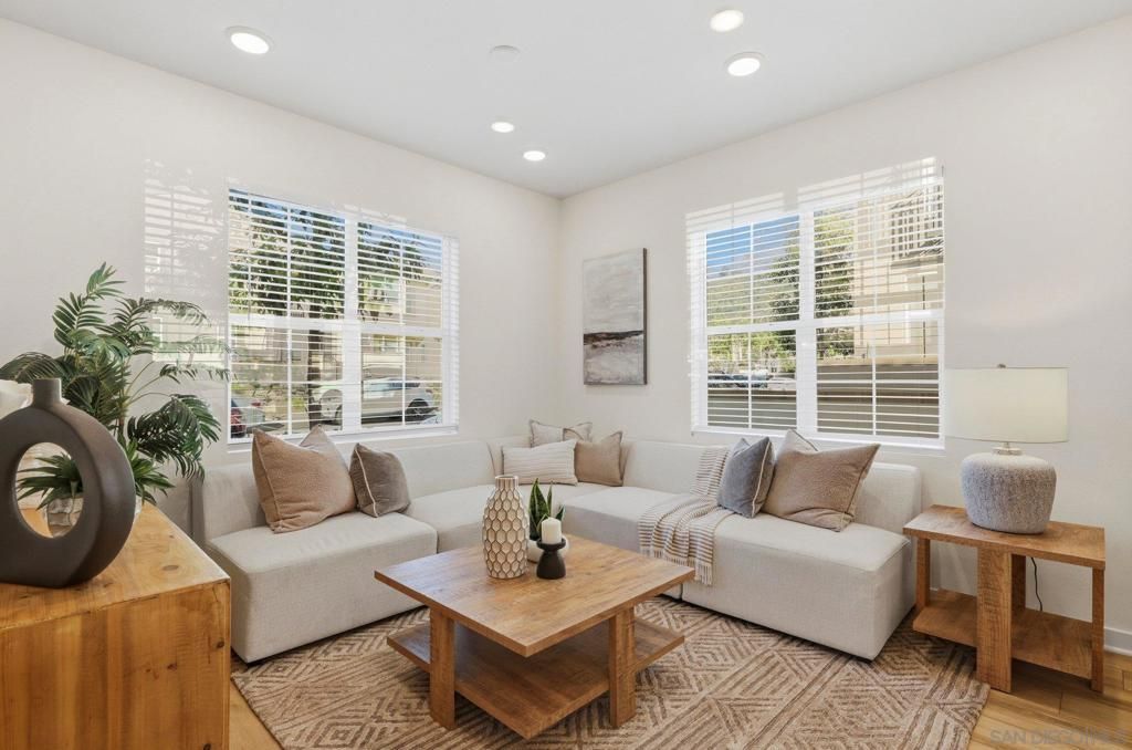 Image 9 of property listing at 827 Blackstone, San Marcos, CA 92078
