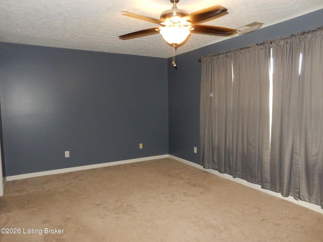 11322 Top Walnut Loop, Louisville, KY 40229