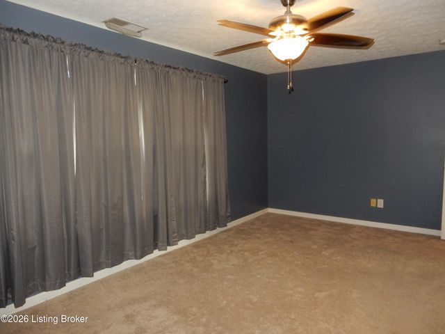 11322 Top Walnut Loop, Louisville, KY 40229