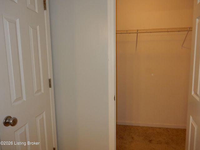11322 Top Walnut Loop, Louisville, KY 40229