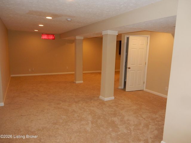 11322 Top Walnut Loop, Louisville, KY 40229