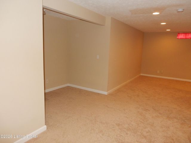 11322 Top Walnut Loop, Louisville, KY 40229