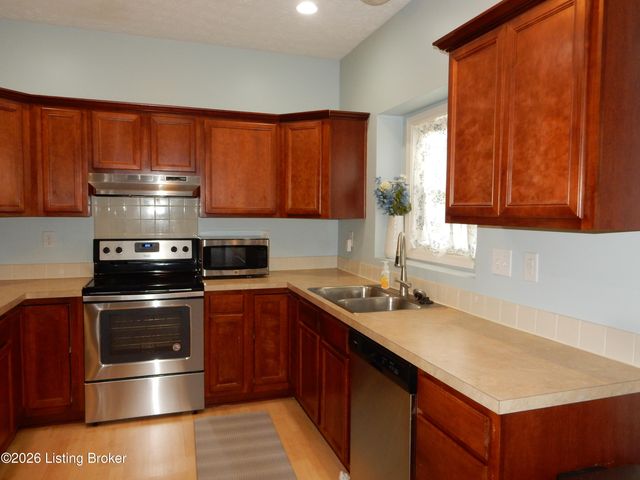 11322 Top Walnut Loop, Louisville, KY 40229