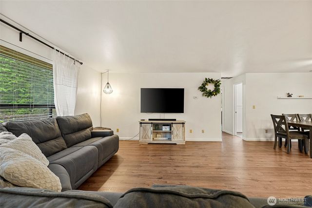 32417 2nd Avenue, Black Diamond, WA 98010