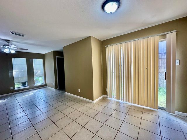2526 Valley Forest Drive, Missouri City, TX 77489