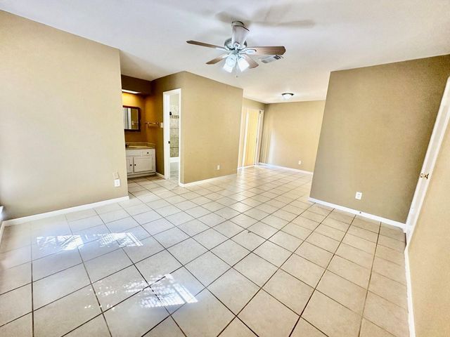 2526 Valley Forest Drive, Missouri City, TX 77489